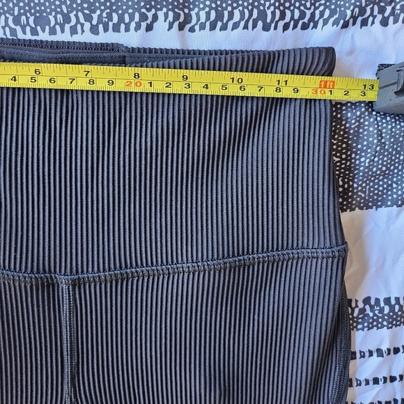 EUC Athleta Elation Rib Crop Flare Sz Small Petite Black - Picture 11 of 15